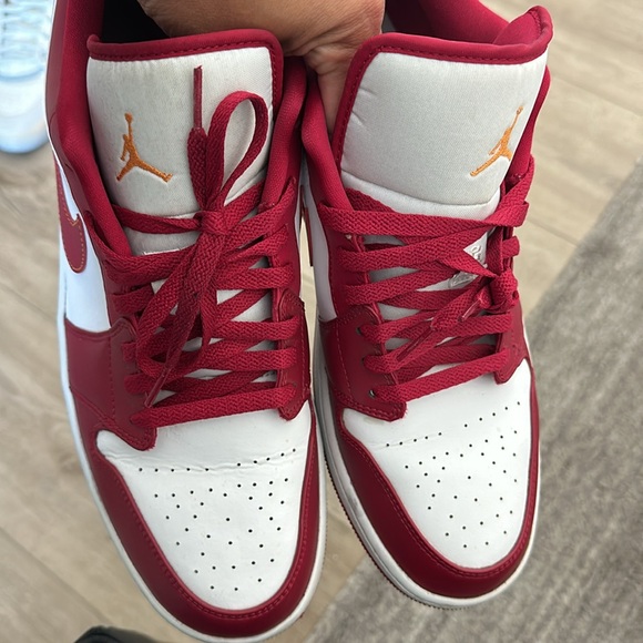 Low top red and white Nike sneakers size 15 - Picture 8 of 8